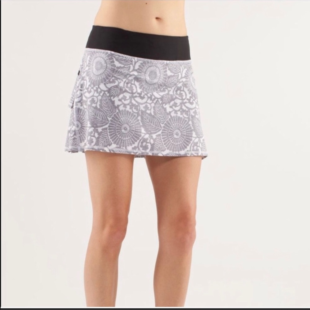 Lululemon Pacesetter Beachy Floral Run Skirt Sz 6
